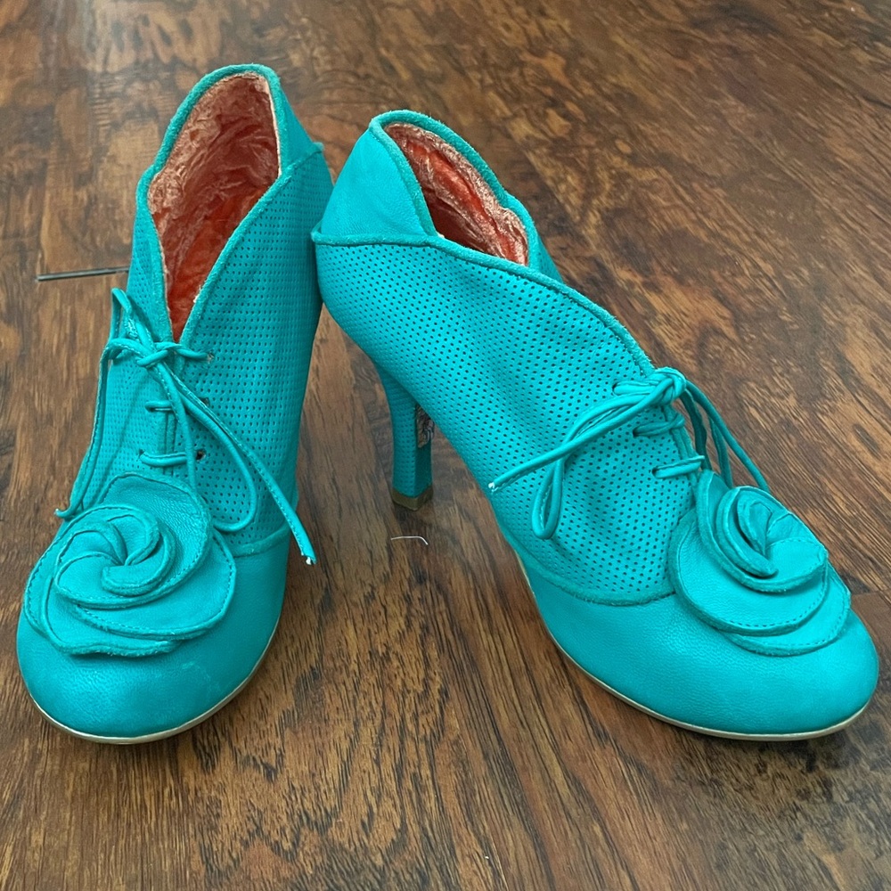 Turquoise ankle bootie heals!!!